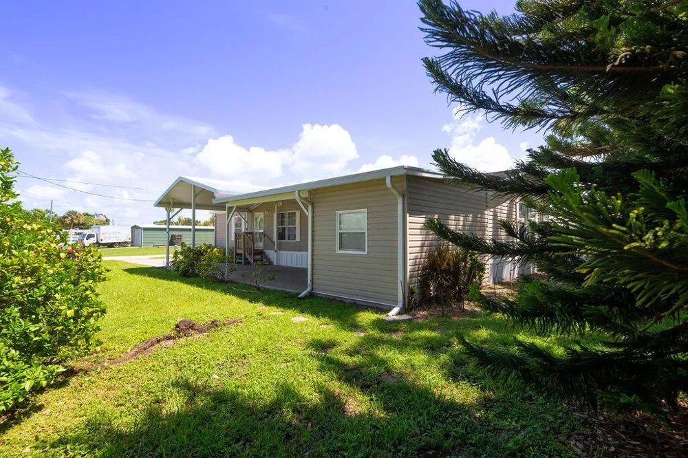 2208 SE 38TH TRAIL Okeechobee, FL 34974