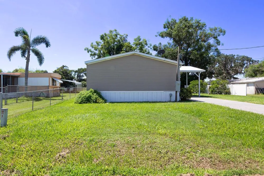 2208 SE 38TH TRAIL Okeechobee, FL 34974