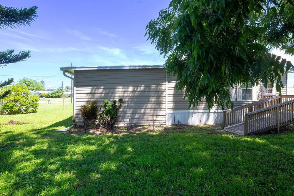 2208 SE 38TH TRAIL Okeechobee, FL 34974