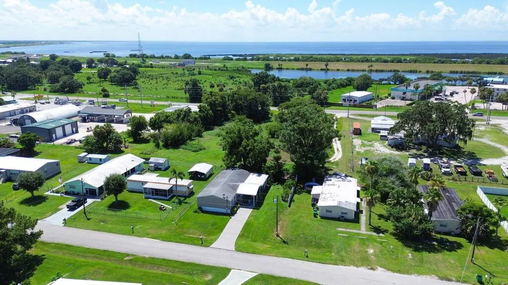2208 SE 38TH TRAIL Okeechobee, FL 34974