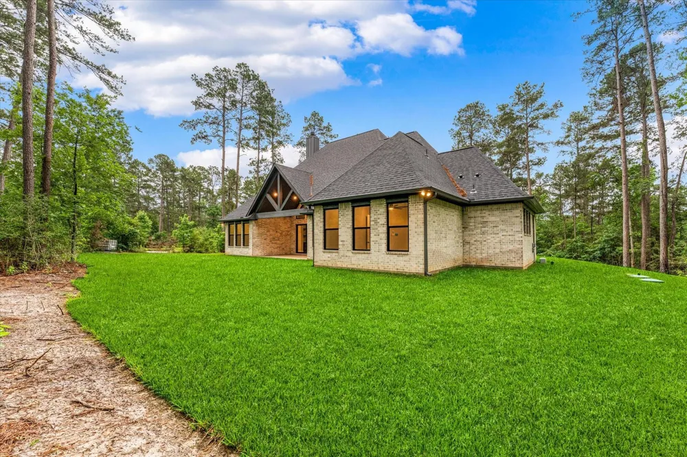 105 Sanctuary Road Huntsville, TX 77340