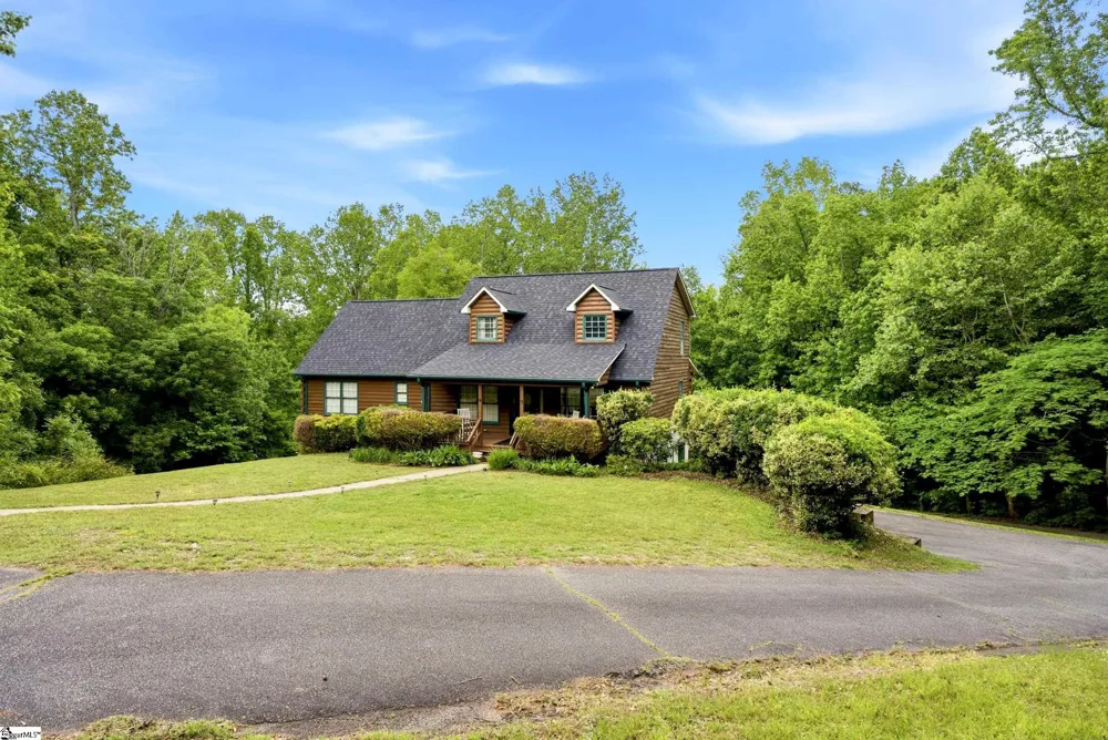 135 Pointe Drive Campobello, SC 29322