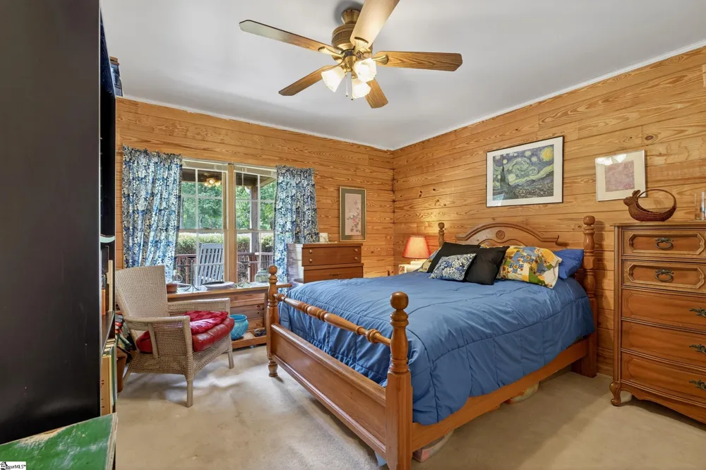 135 Pointe Drive Campobello, SC 29322