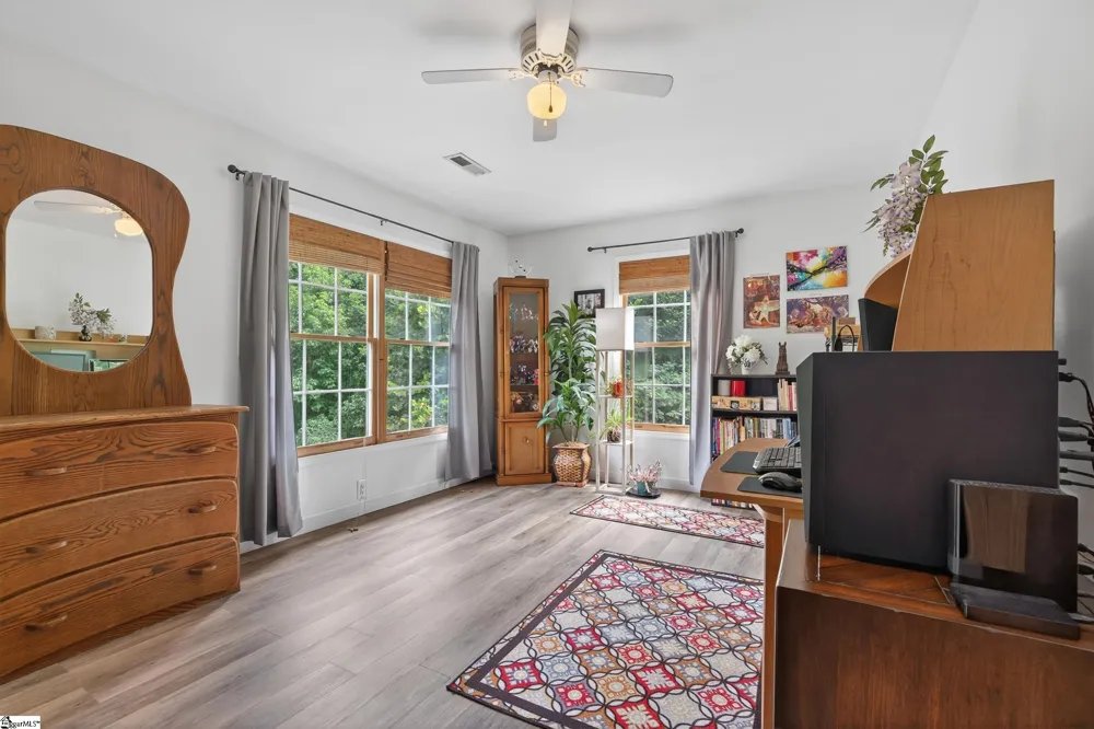 135 Pointe Drive Campobello, SC 29322