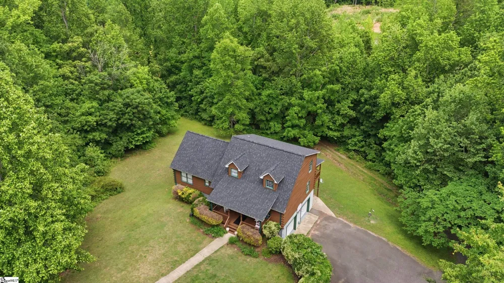 135 Pointe Drive Campobello, SC 29322