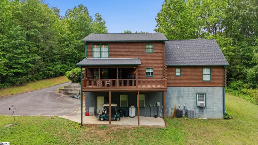 135 Pointe Drive Campobello, SC 29322