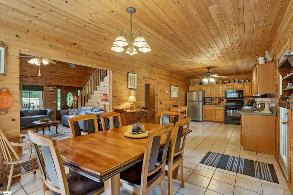 135 Pointe Drive Campobello, SC 29322