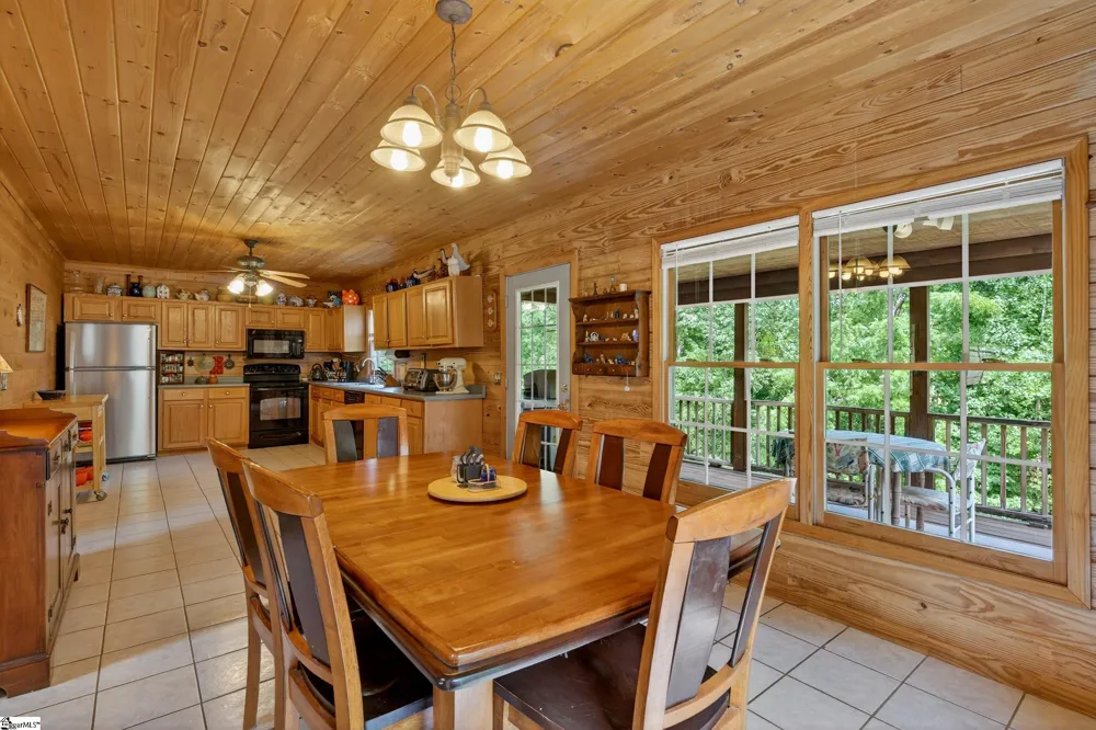135 Pointe Drive Campobello, SC 29322