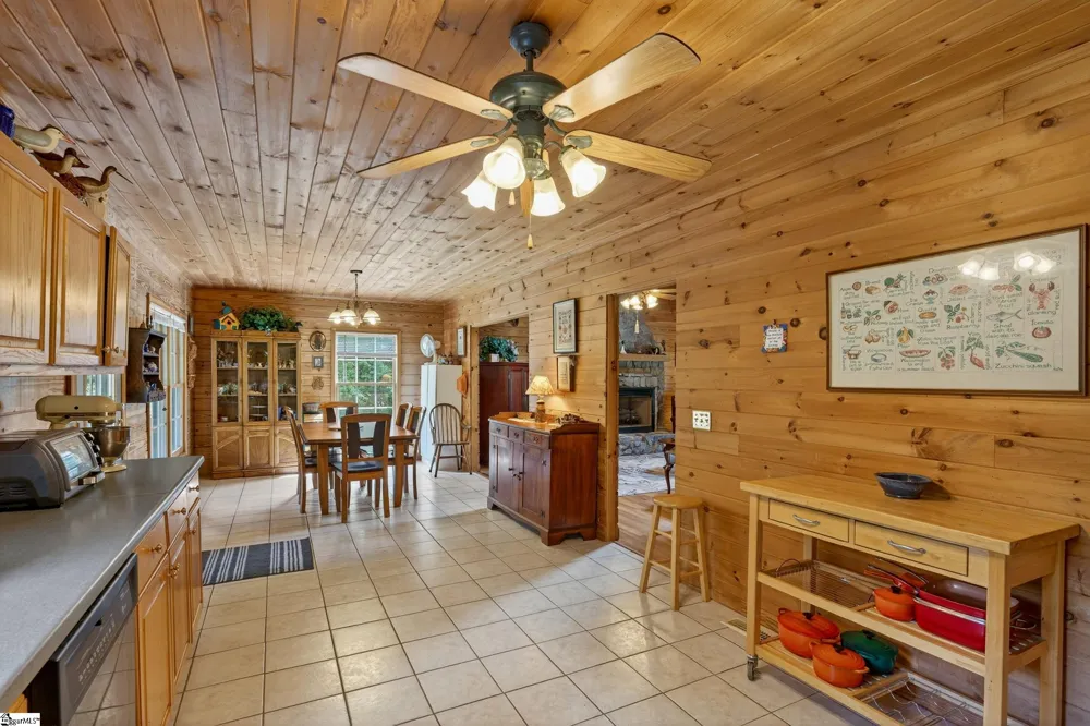 135 Pointe Drive Campobello, SC 29322