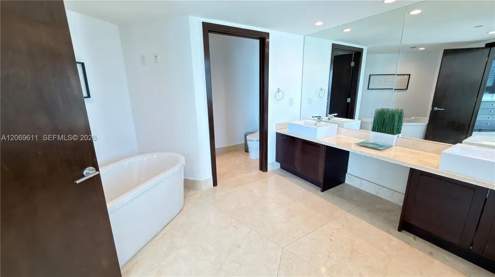 150 Sunny Isles Blvd #1-UPH1 Sunny Isles Beach, FL 33160