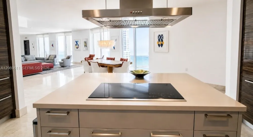 150 Sunny Isles Blvd #1-UPH1 Sunny Isles Beach, FL 33160