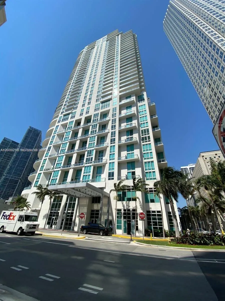 300 S BISCAYNE BL #2503 Miami, FL 33131