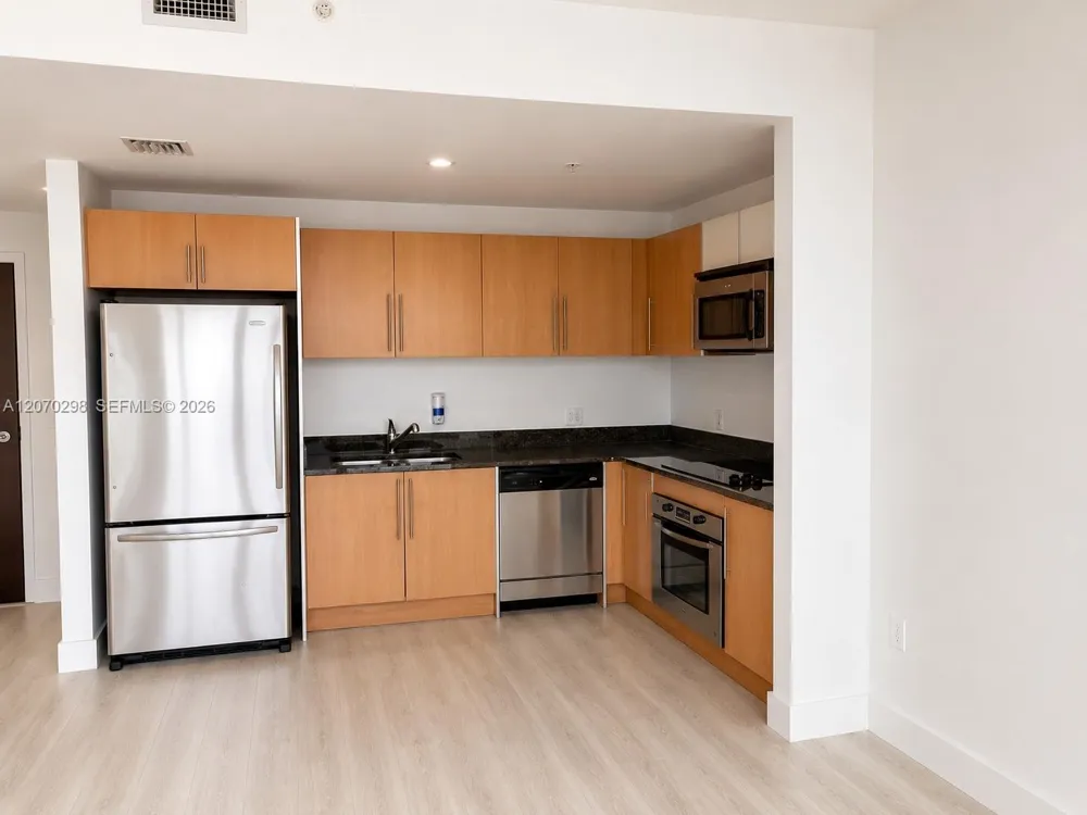 300 S BISCAYNE BL #2503 Miami, FL 33131