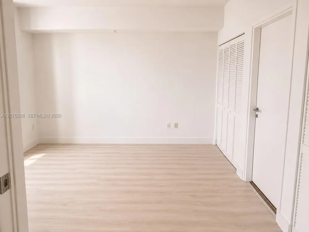 300 S BISCAYNE BL #2503 Miami, FL 33131