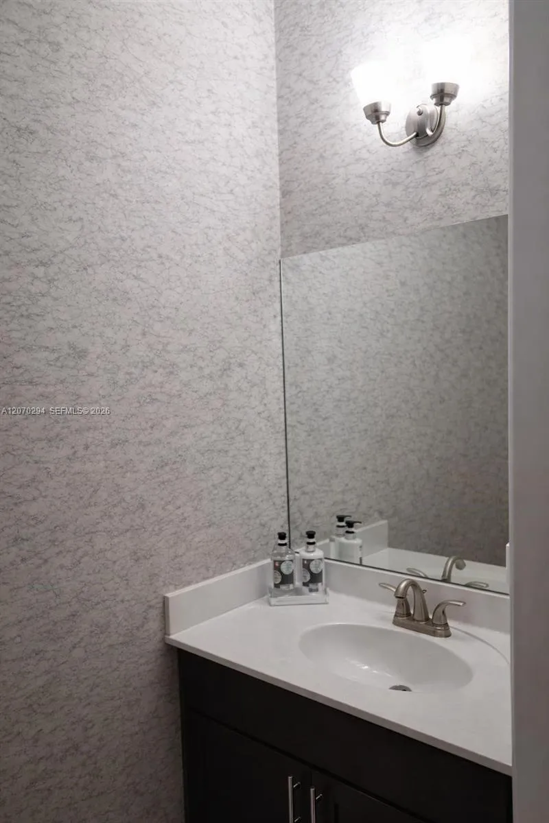 426 NE 194th Ter Miami, FL 33179