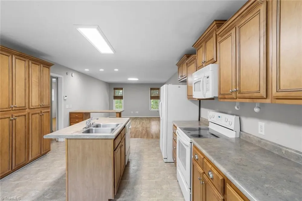 2911 Woodhaven Drive Asheboro, NC 27205