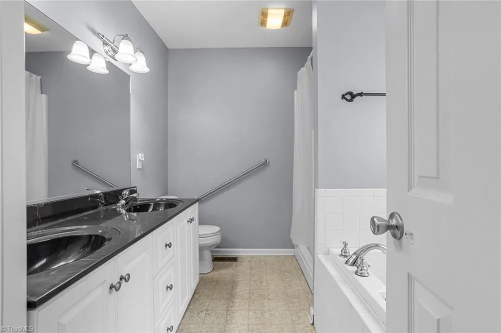 2911 Woodhaven Drive Asheboro, NC 27205