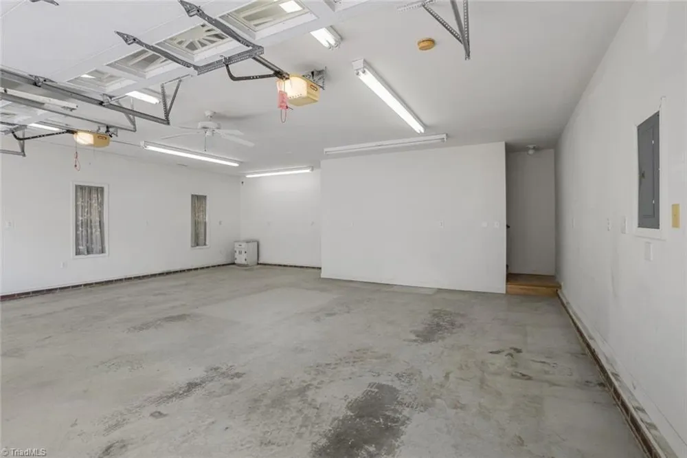 2911 Woodhaven Drive Asheboro, NC 27205