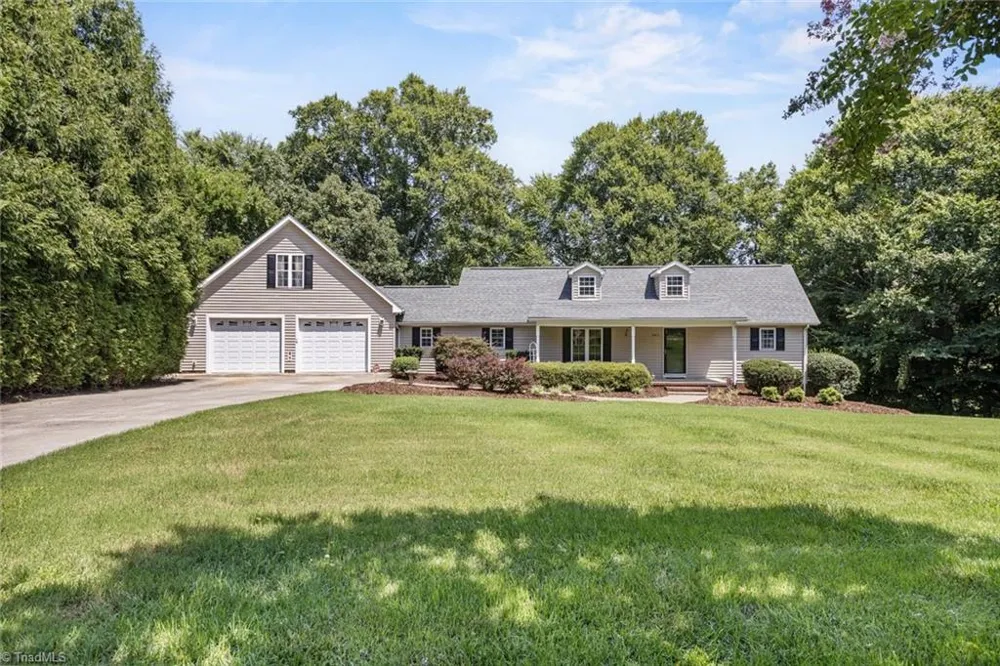 2911 Woodhaven Drive Asheboro, NC 27205
