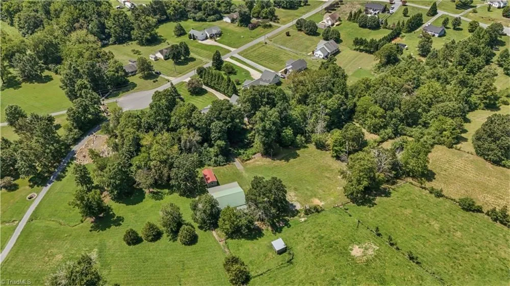 2911 Woodhaven Drive Asheboro, NC 27205