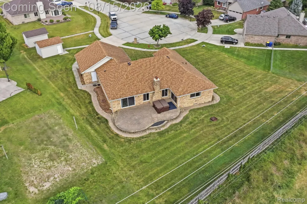 15690 Deepwood Court E Fraser City, MI 48026