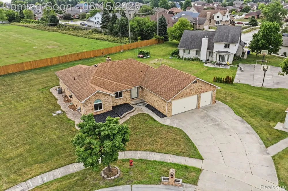 15690 Deepwood Court E Fraser City, MI 48026