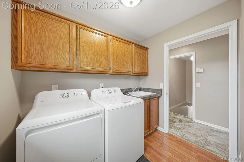 15690 Deepwood Court E Fraser City, MI 48026