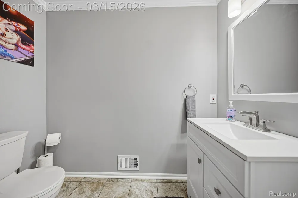 15690 Deepwood Court E Fraser City, MI 48026