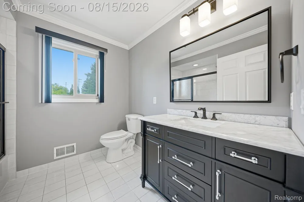15690 Deepwood Court E Fraser City, MI 48026