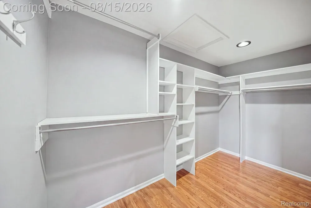 15690 Deepwood Court E Fraser City, MI 48026