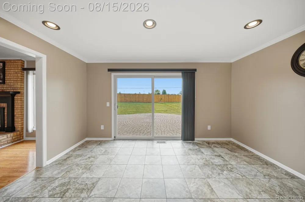 15690 Deepwood Court E Fraser City, MI 48026