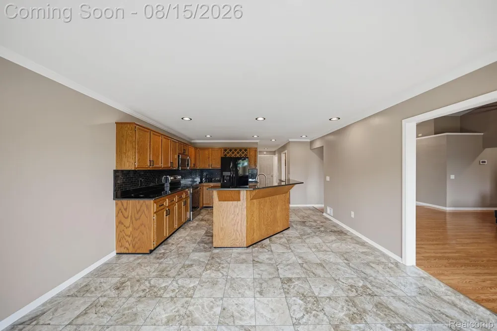 15690 Deepwood Court E Fraser City, MI 48026