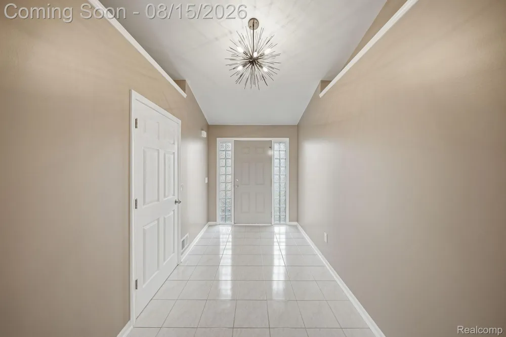 15690 Deepwood Court E Fraser City, MI 48026