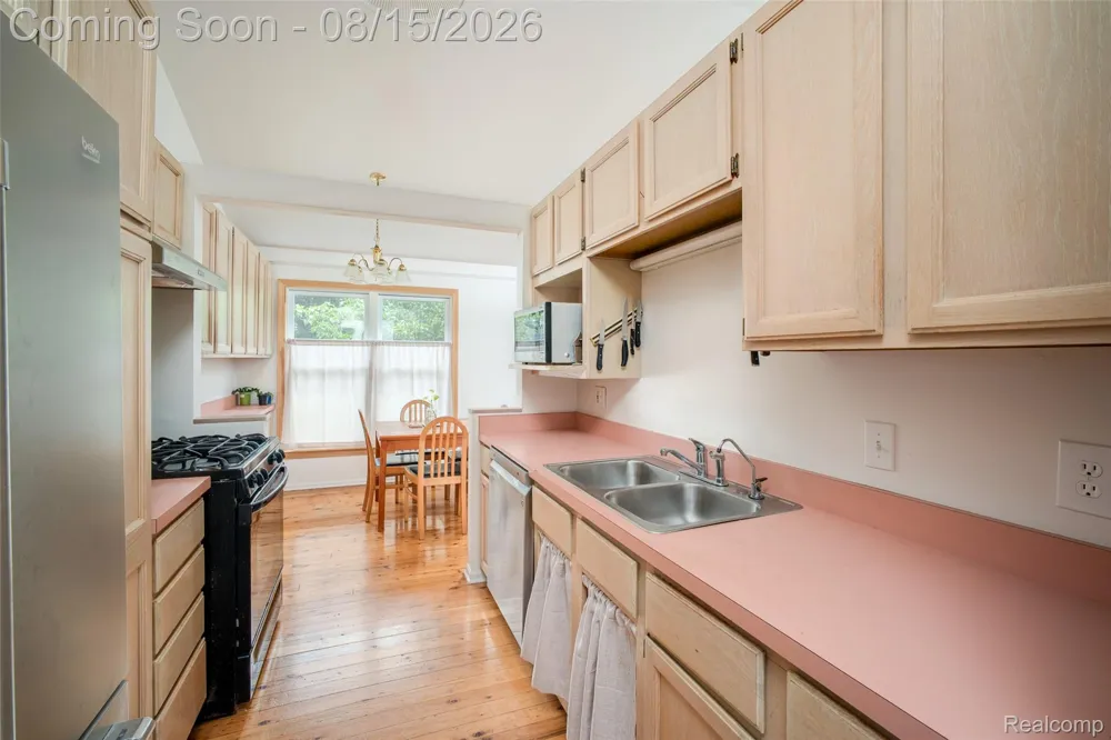 512 Rice Avenue York Charter Township, MI 48197