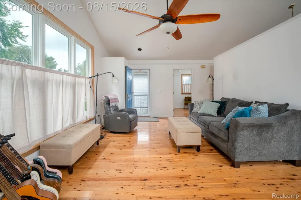 512 Rice Avenue York Charter Township, MI 48197