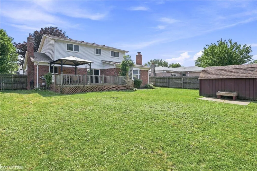 39335 Waldorf Drive Clinton Charter Township, MI 48038