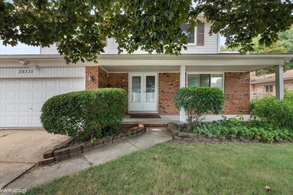39335 Waldorf Drive Clinton Charter Township, MI 48038
