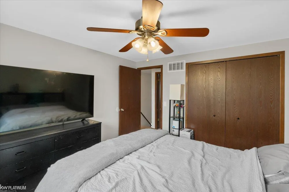 39335 Waldorf Drive Clinton Charter Township, MI 48038