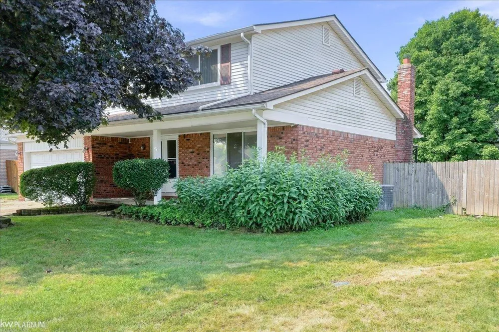 39335 Waldorf Drive Clinton Charter Township, MI 48038