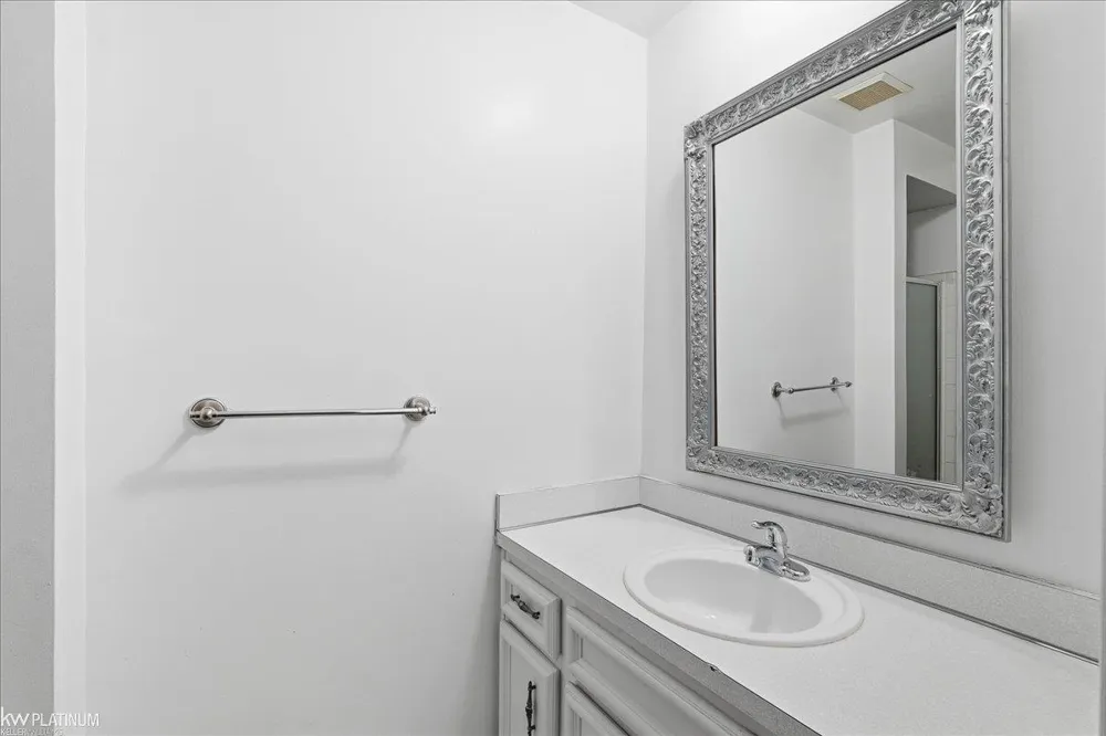 39335 Waldorf Drive Clinton Charter Township, MI 48038