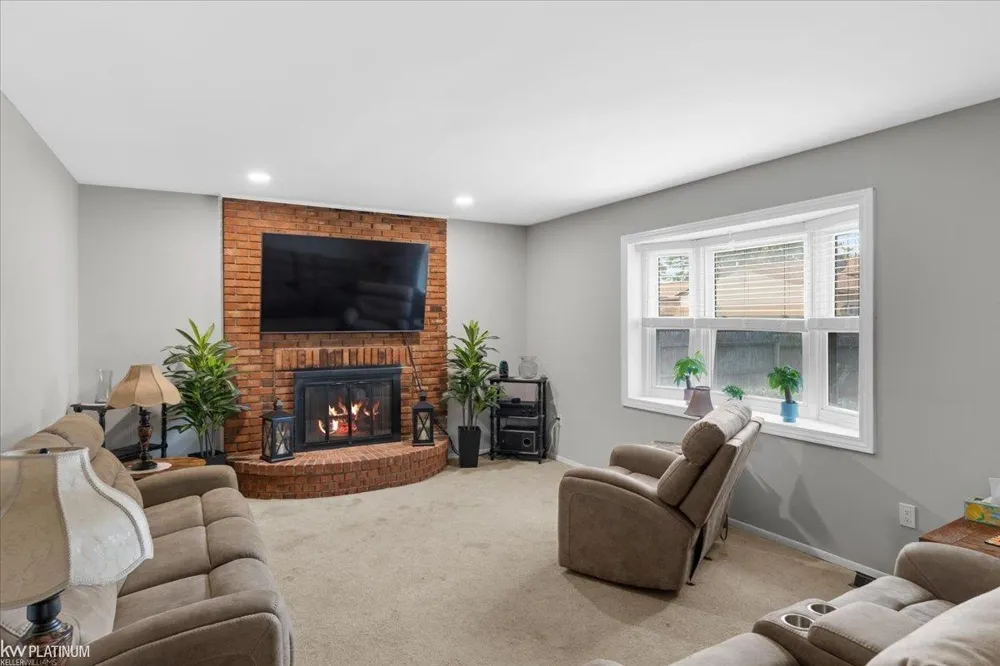 39335 Waldorf Drive Clinton Charter Township, MI 48038