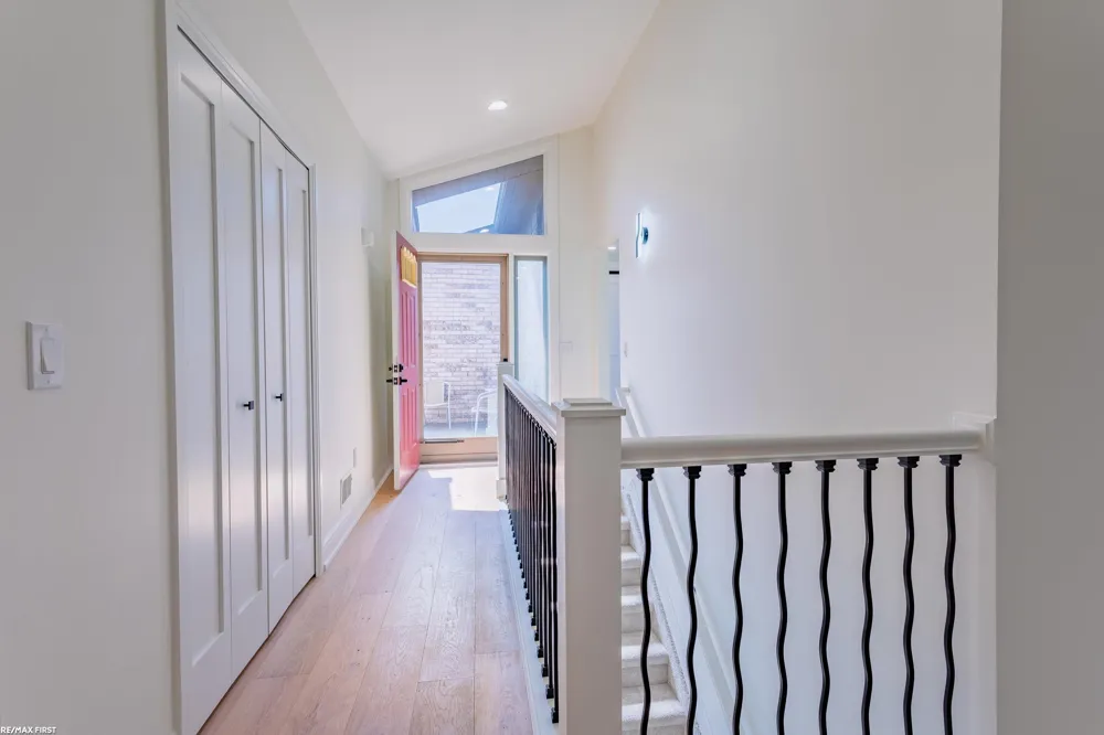 59055 Golden Oak Court Washington Township, MI 48094