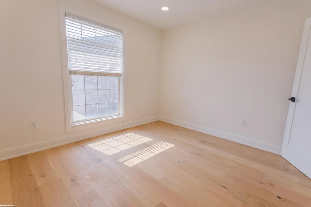59055 Golden Oak Court Washington Township, MI 48094