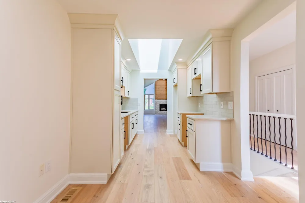 59055 Golden Oak Court Washington Township, MI 48094