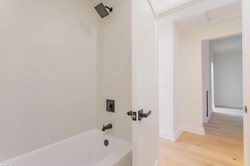 59055 Golden Oak Court Washington Township, MI 48094