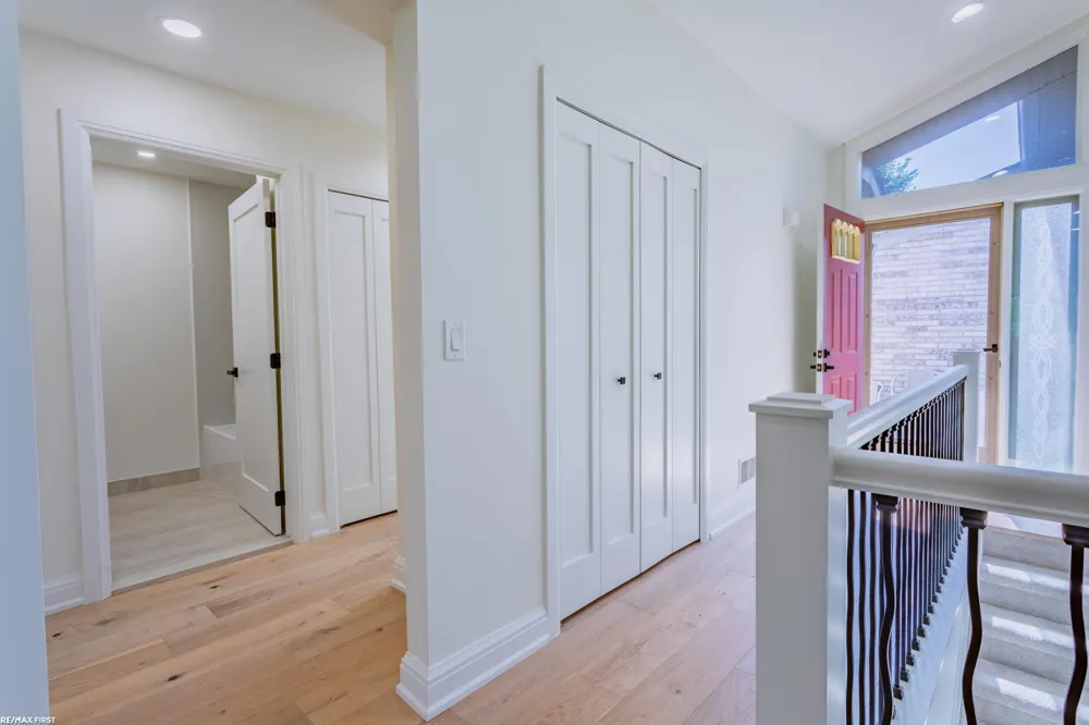 59055 Golden Oak Court Washington Township, MI 48094