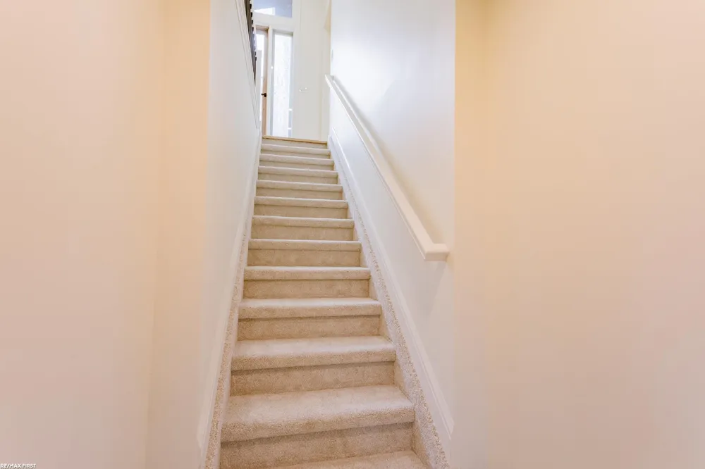 59055 Golden Oak Court Washington Township, MI 48094