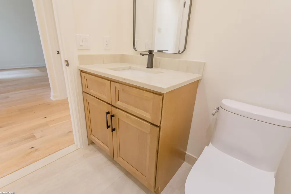 59055 Golden Oak Court Washington Township, MI 48094