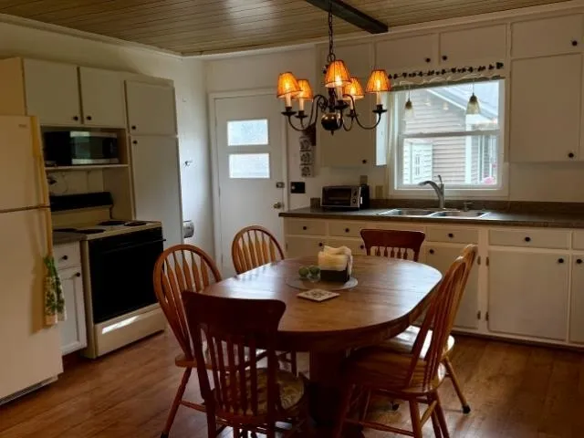 4162 Chrystal Street Green Lake Township, MI 49643