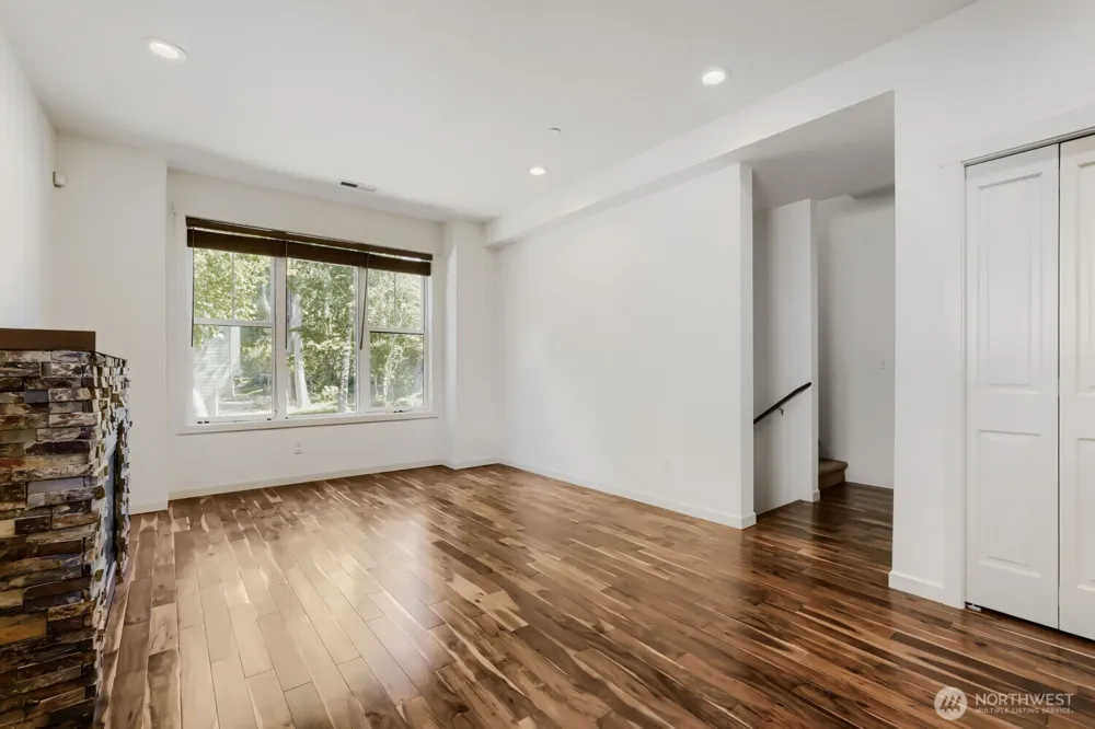 303 Bellevue Way SE Bellevue, WA 98004